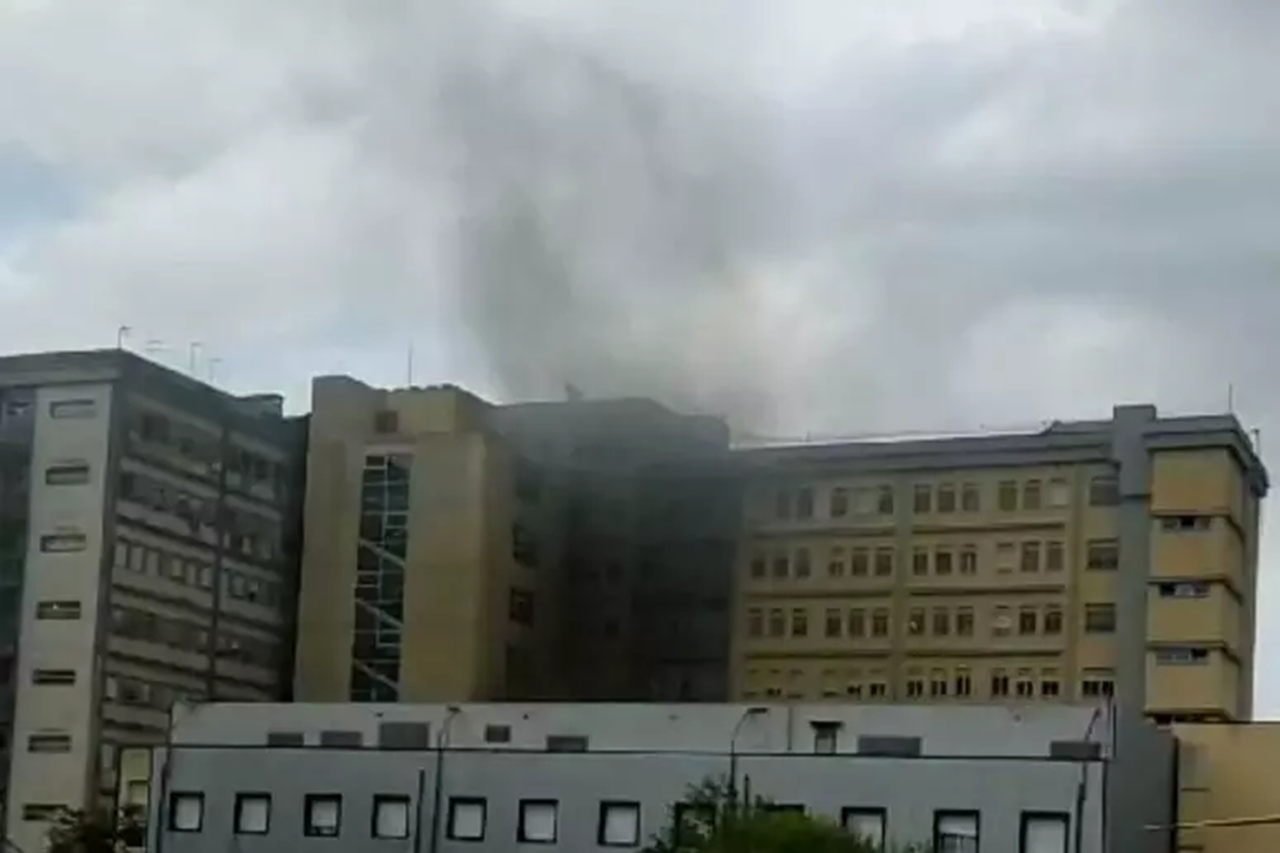 Incendio all’ospedale Sant’Elia di Caltanissetta, sgomberati pazienti