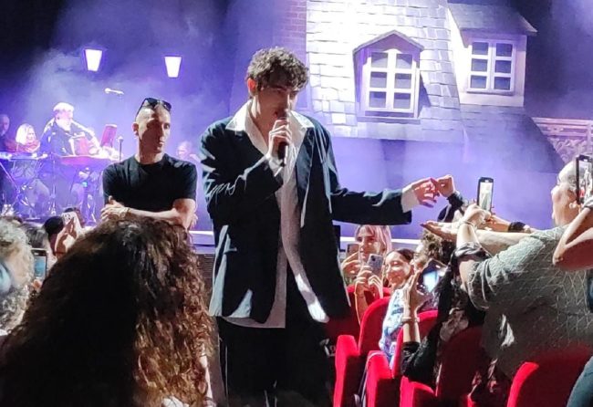 Catania, Michele Bravi fa “tremare” il Metropolitan: perché molto più di un semplice concerto