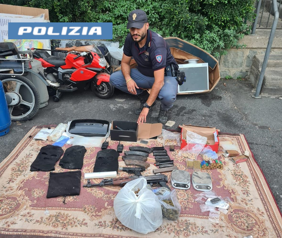 Scoperto arsenale di armi e munizioni in un garage di San Giovanni Galermo