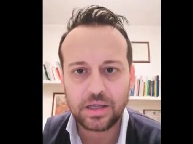 Lite al Comune per Bonus spesa finisce male: sindaco Bancheri ferito con un colpo di coltello