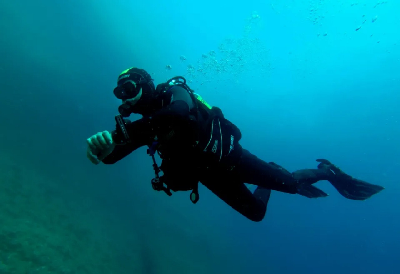 Sub trovato morto a 30 metri dalla riva: è giallo a Giardini Naxos