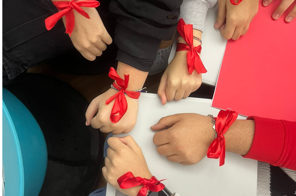 Al Liceo Regina Elena di Acireale si parla di “Letteratura e nonviolenza”, il contributo della parola e dell’arte a favore dei comportamenti non violenti