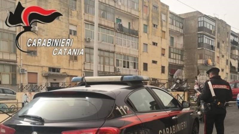 Catania, evade dai domiciliari e finge di essere il fratello per non essere arrestato