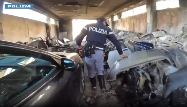 Maxi sequestro di pezzi di ricambio rubati del valore di 250mila euro in un capannone abbandonato a Catania