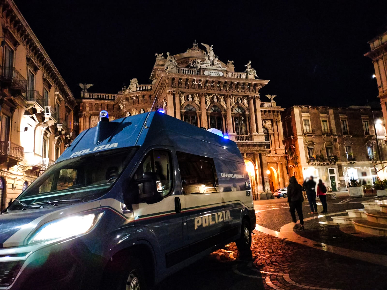 Catania, controlli senza sosta alla movida: pugno duro contro parcheggiatori abusivi