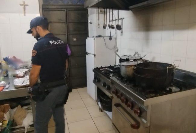 Catania, chiusa trattoria abusiva in via Plebiscito e sospesa una nota panineria di viale Africa