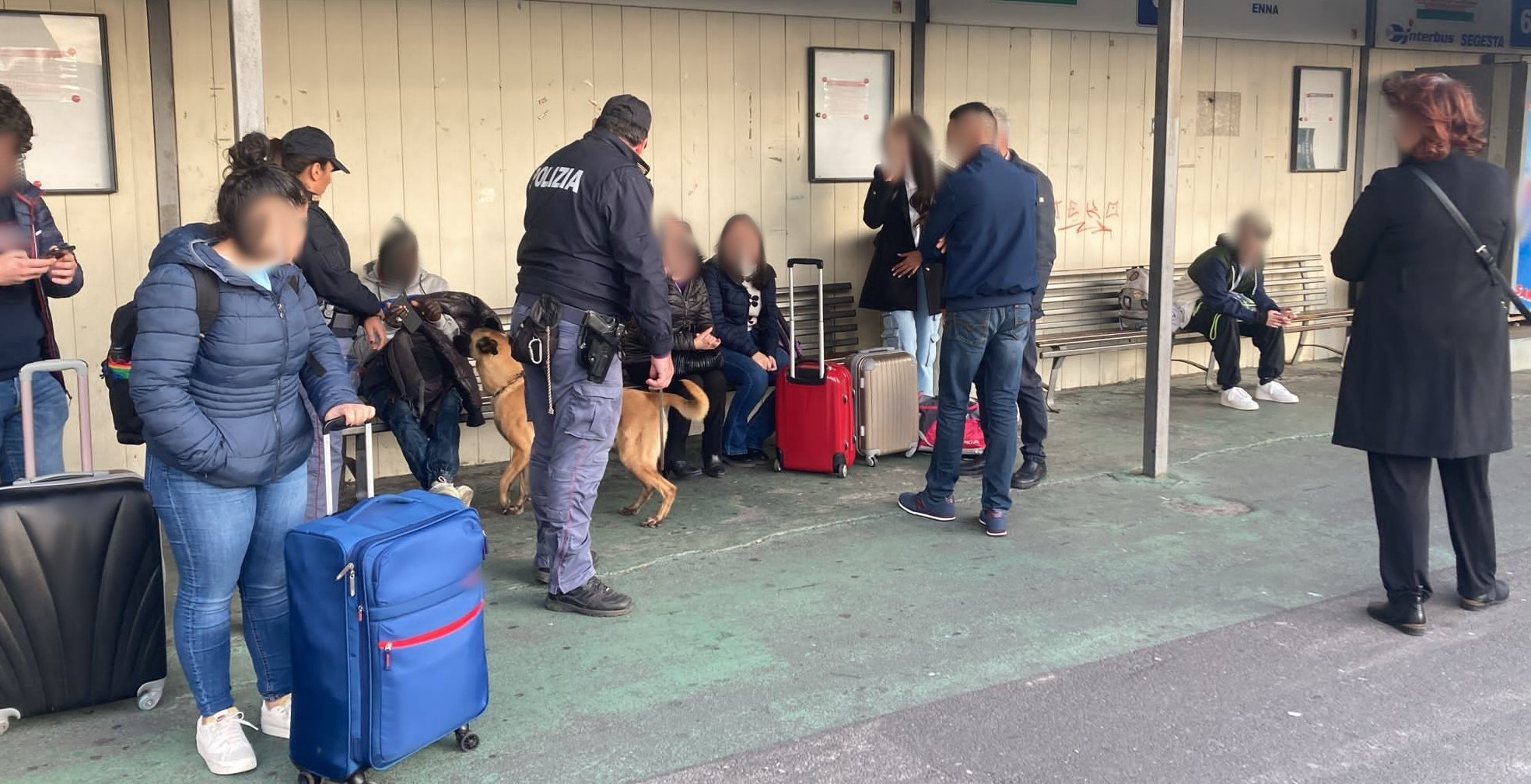 Automobilisti indisciplinati e passeggeri alla stazione nel mirino: i controlli a Catania