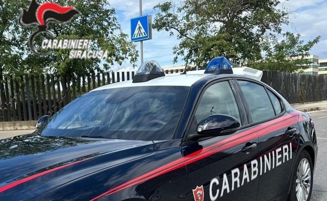Controlli nel Siracusano: due denunciati. Giovane in giro con un coltello