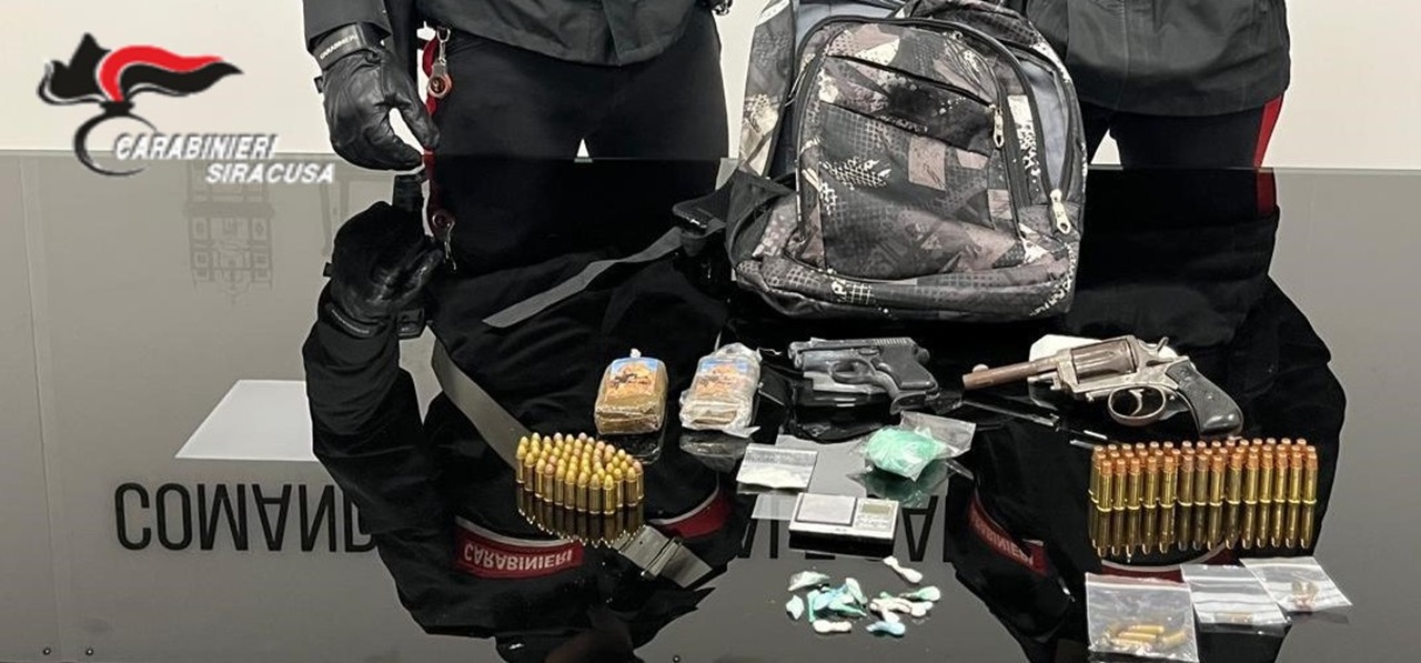 Trasforma il suo veicolo in un market ambulante di droga: arrestato pregiudicato a Siracusa