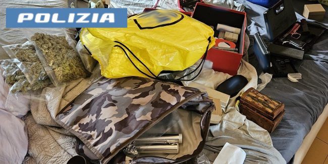 Più di mezzo chilo di marijuana e una pistola in un armadio: arrestato catanese