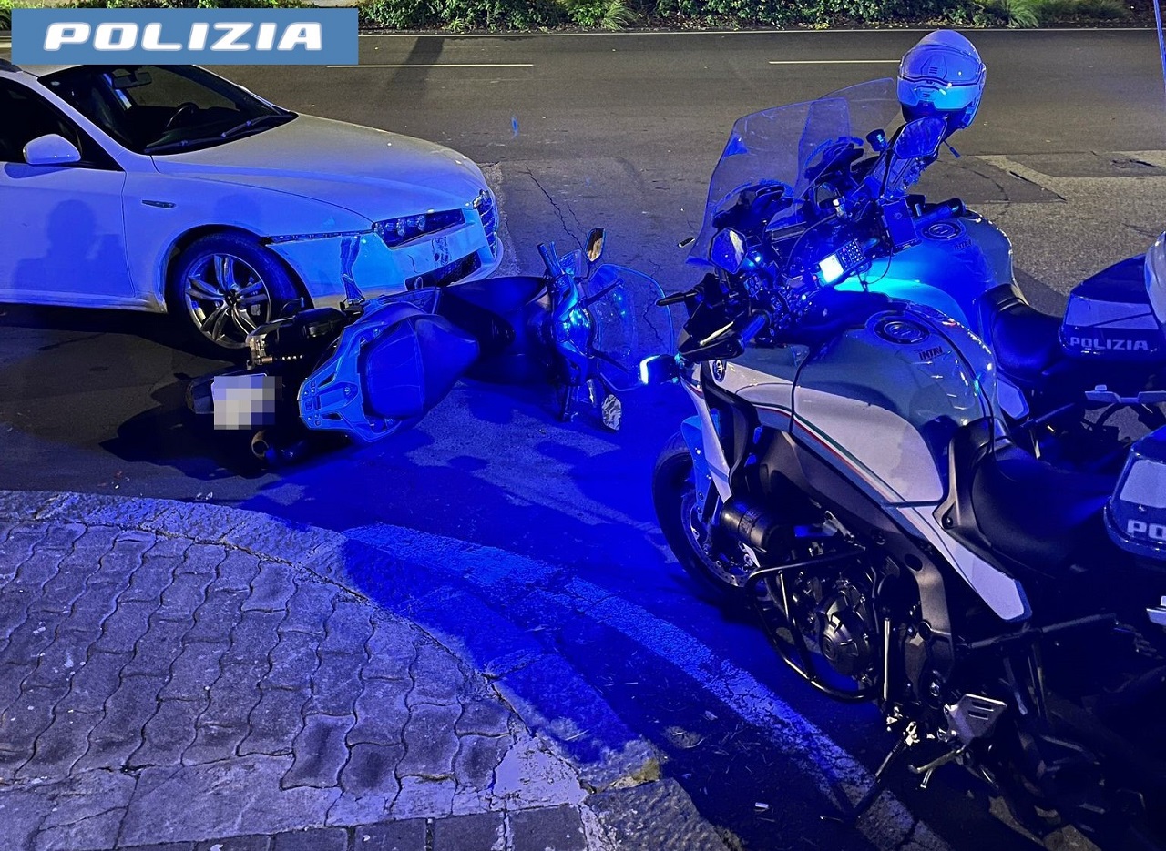 Fuga in contromano lungo viale Ulisse: 37enne si scontra con auto e viene arrestato