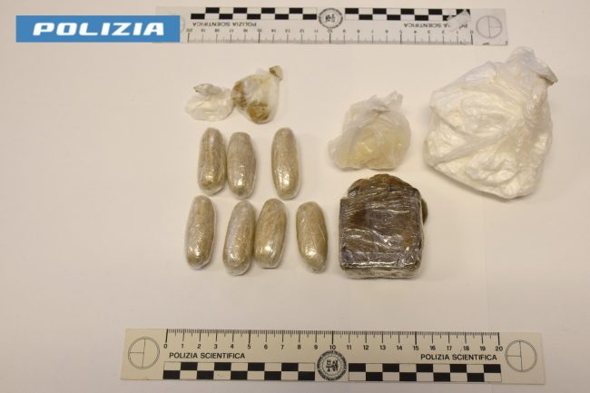 Fece ingerire hashish al nipotino di 2 anni: oggi arrestata per spaccio