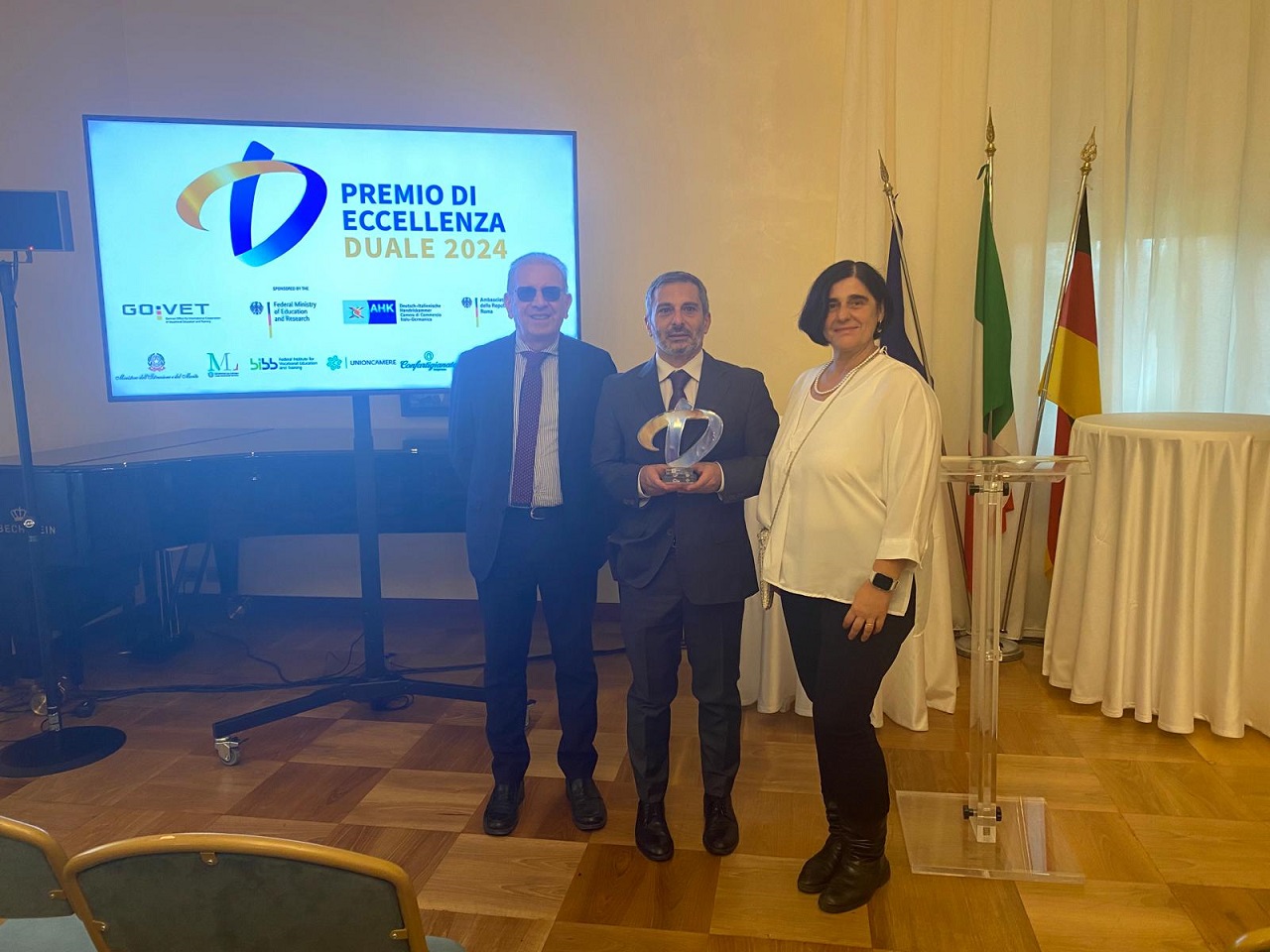 L’IIS Gemmellaro trionfa a Roma: ricevuto il Premio di Eccellenza Duale per l’innovazione educativa
