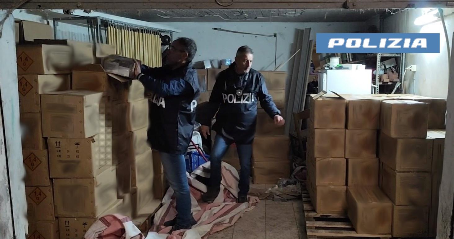 Catania, scoperto deposito abusivo con 2500 kg di fuochi d’artificio