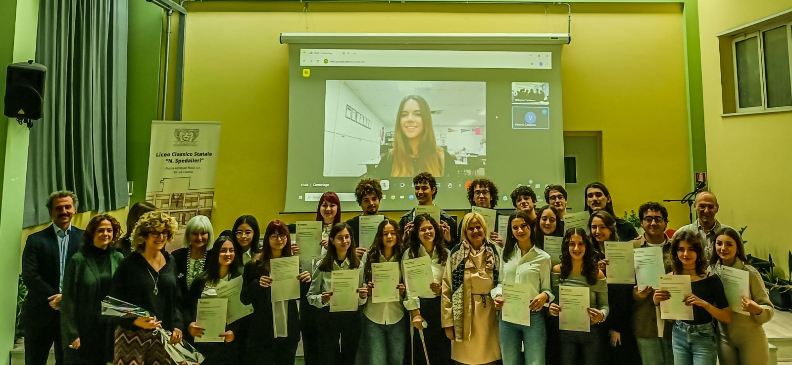 Consegna dei diplomi IGCSE agli studenti della 4A Cambridge dello Spedalieri di Catania