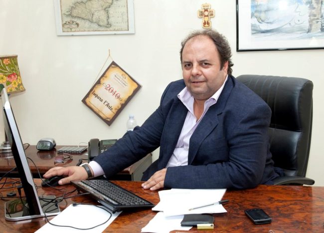 Operazione “Dentro o fuori”, tra gli arrestati c’è un volto noto: chi è Antonio Paladino