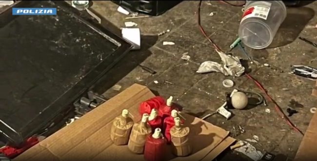 Trovato con otto bombe carta del garage di casa: un arresto a Catania