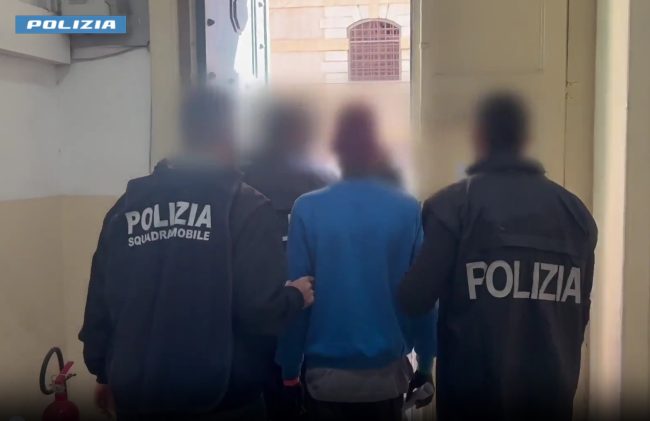 Catania, arrestati quattro scafisti per favoreggiamento aggravato dell’immigrazione clandestina