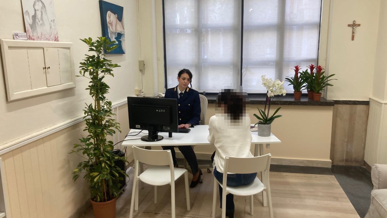 L’ennesima aggressione nel giorno contro la violenza sulle donne: denunciato un 31enne catanese