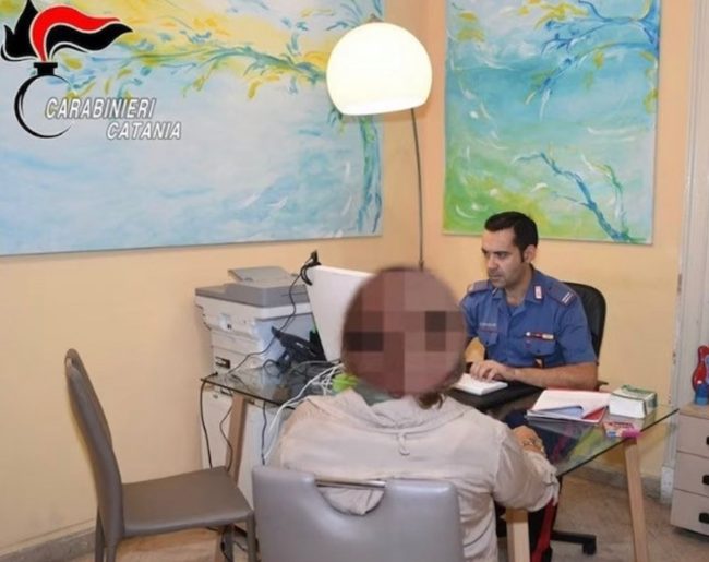 Picchia e deruba la madre 77enne: in carcere 42enne del Catanese