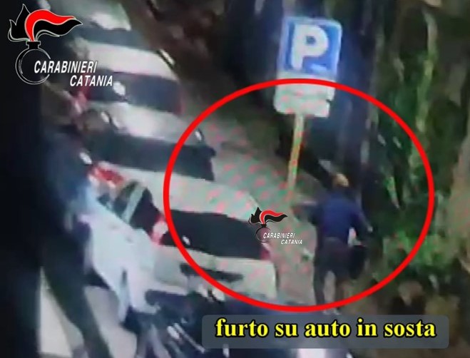 Catania, arrestato “topo d’auto” – IL VIDEO