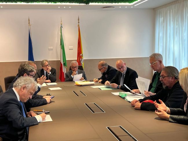 Crisi idrica, riunione a Palazzo d’Orleans con i comitati civici. Schifani: “Corsa contro il tempo”