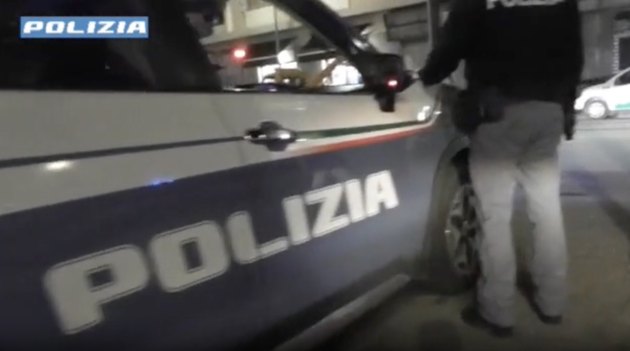 Messina, smantellati tre gruppi criminali che trafficavano e vendevano droga: 24 arresti – VIDEO