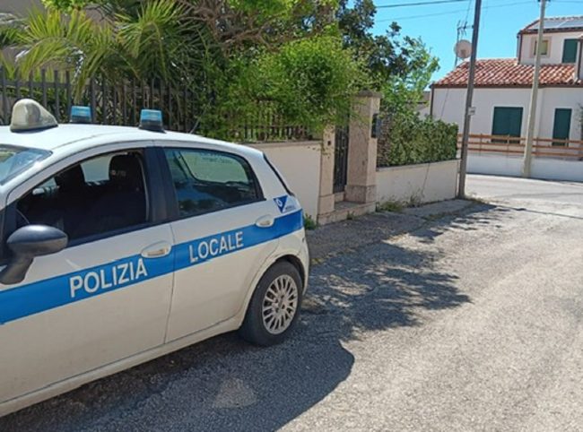 Denuncia per abusi edilizi ma si scopre essere coinvolta anche lei: la tragicomica vicenda a Modica