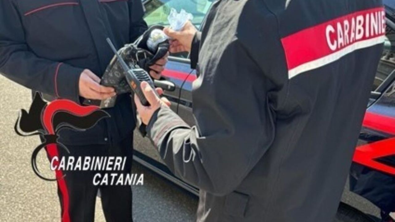 Giovane pusher di Misterbianco arrestato da un carabiniere libero dal servizio