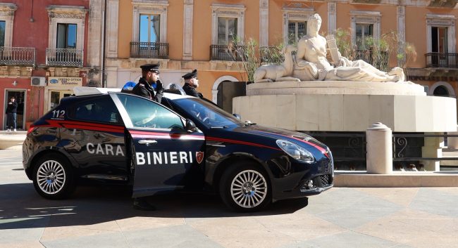 La mattina rubano una Postepay e il pomeriggio tentano il furto di una minicar: in manette 3 minorenni
