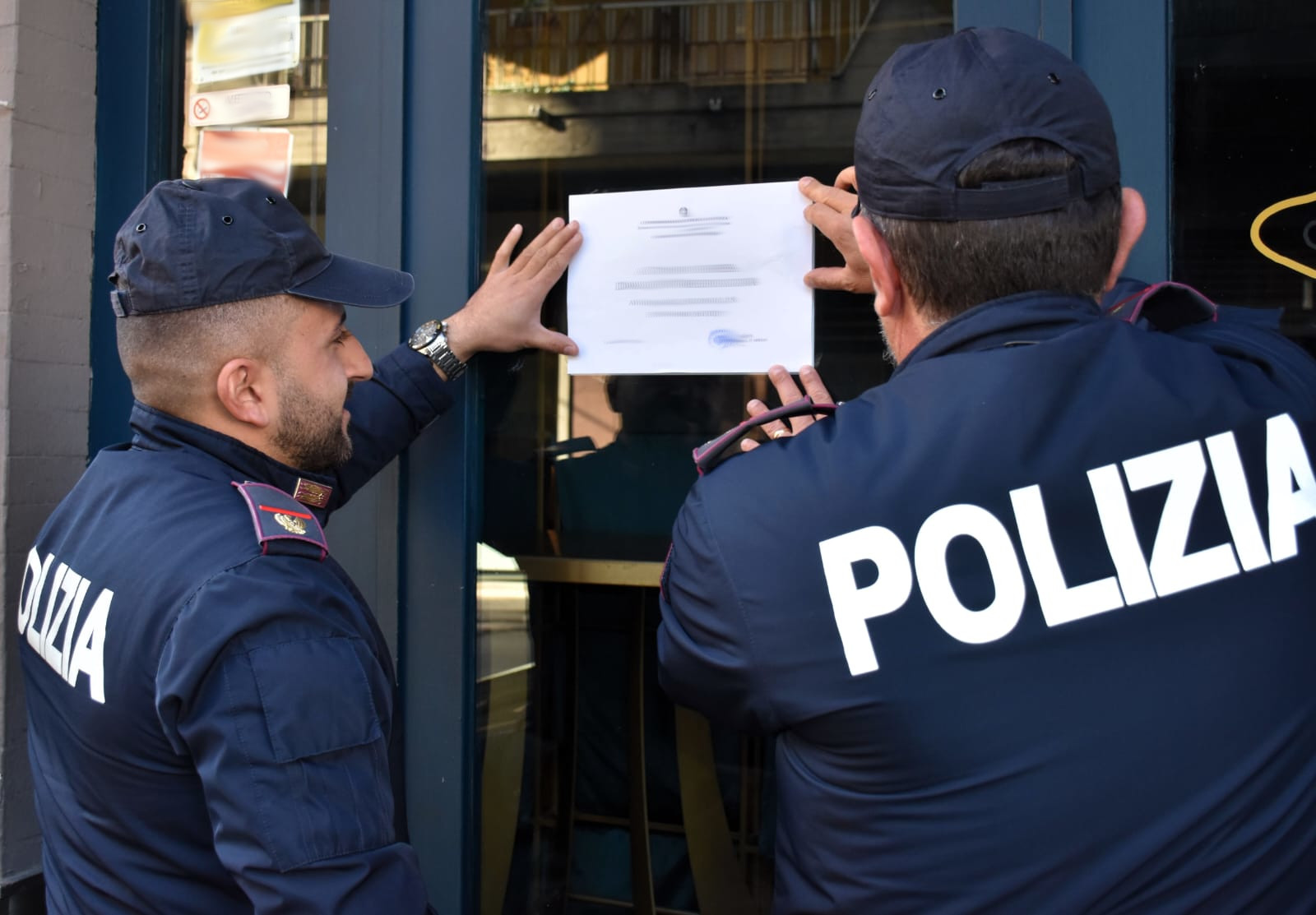 Chiuso lounge bar a Caltagirone ritrovo di pregiudicati