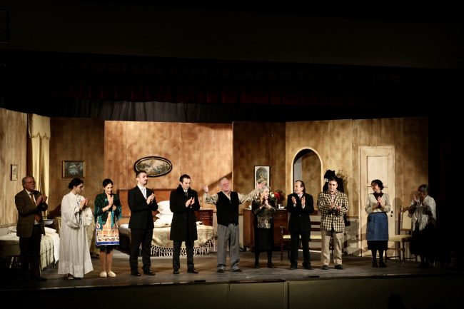 Teatro Stabile Gravina: risate, lacrime e applausi con “Natale in Casa Cupiello”