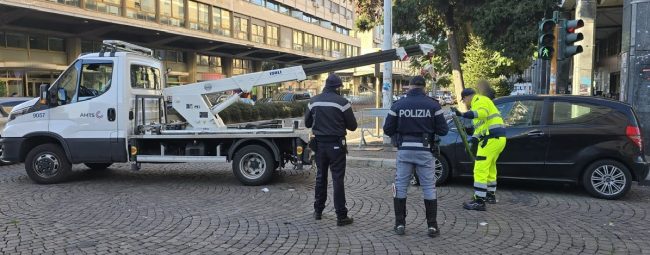 In sosta anche in tripla fila, sanzionati 15 automobilisti indisciplinati al mercato catanese