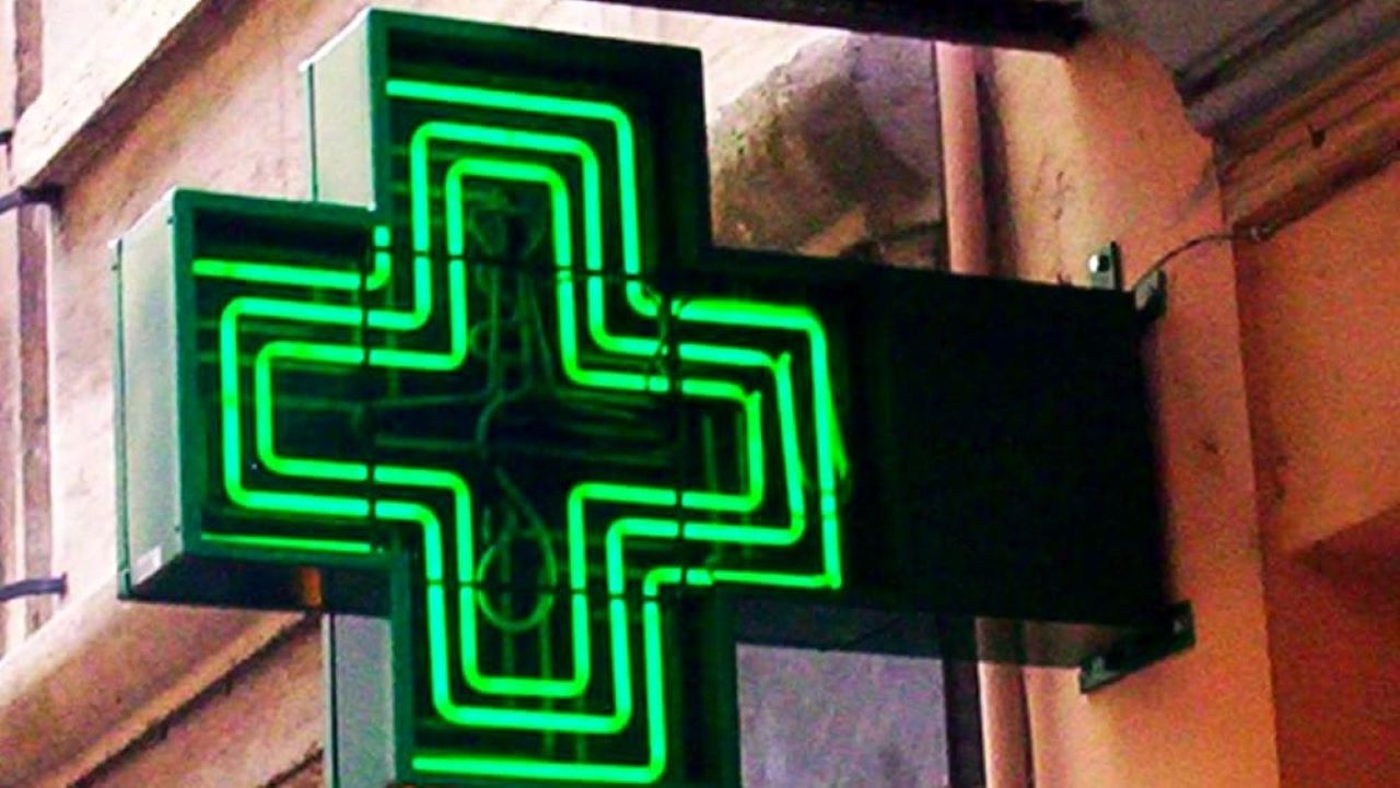 Palermo, tentano il colpo notturno in una farmacia: 2 arresti