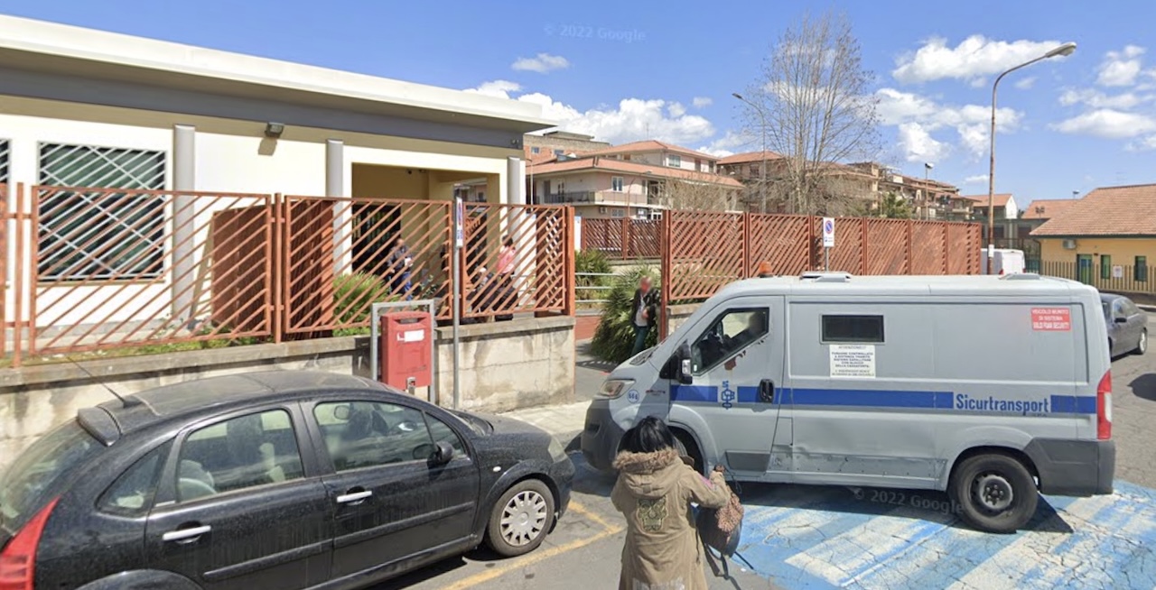 Tentata rapina alle Poste di Aci Sant’Antonio: un arresto