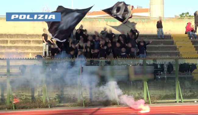 Stadio Acireale, fumogeni e petardi sugli spalti: denunciati quattro ultras