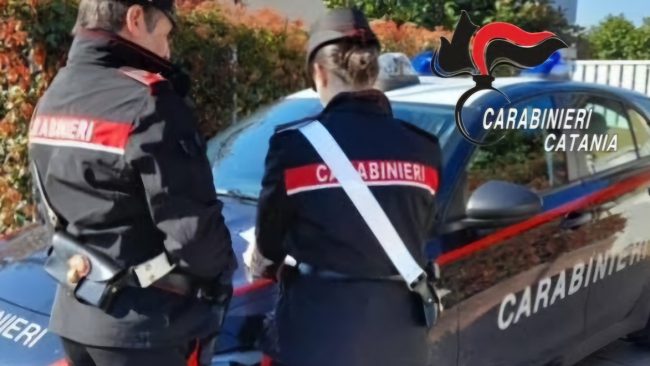Armi nascoste in auto: denunciato giovane di Adrano