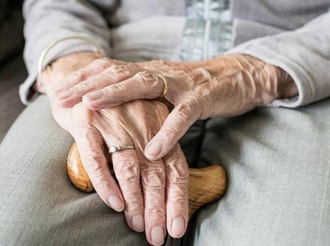 Casa di riposo degli orrori, anziani picchiati e legati. La “rabbia” del Codacons