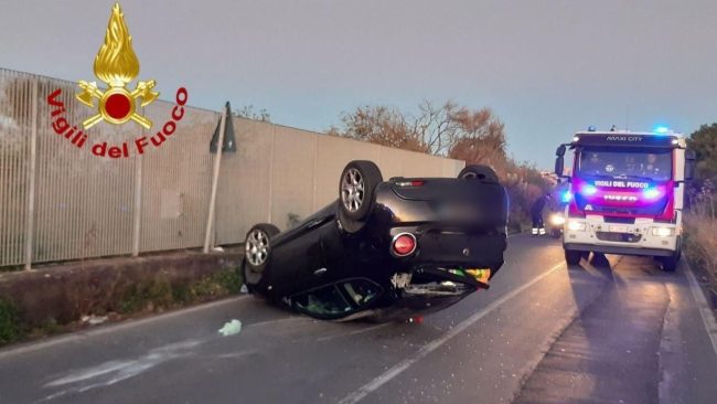 Due incidenti nel Catanese causano due feriti