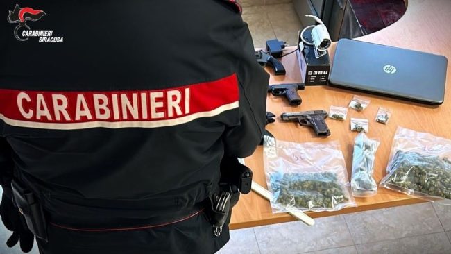 Armi e droga nel Siracusano: nei guai due 22enni