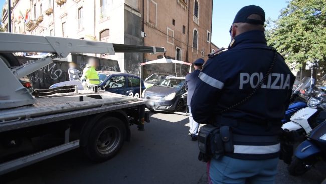 Linea dura contro i parcheggiatori abusivi: denunciato recidivo a Catania