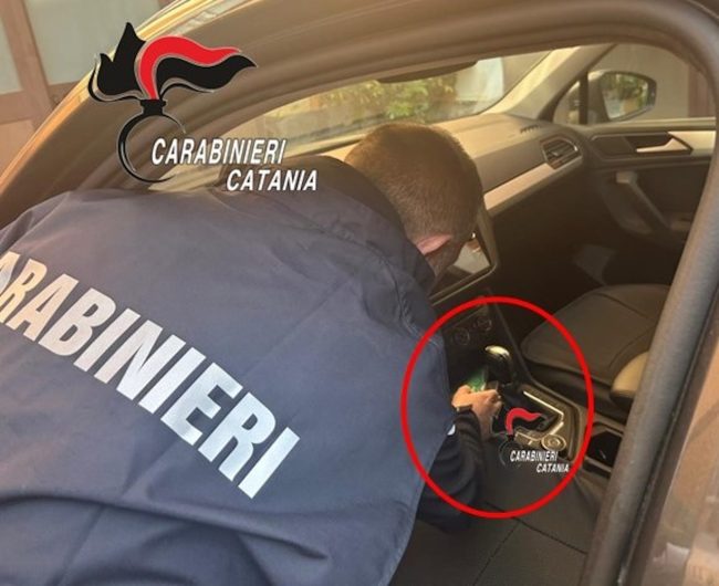 Arrestato giovane di Misterbianco con la cocaina nell’auto
