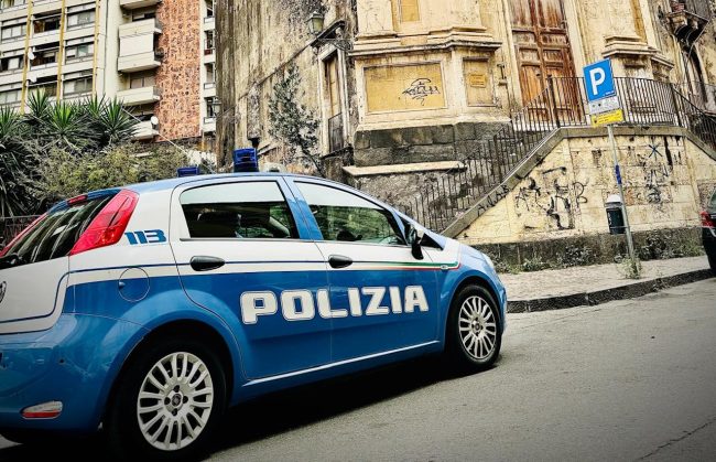 Catania, lite tra parcheggiatori abusivi finisce a bottigliate: un arresto per tentato omicidio