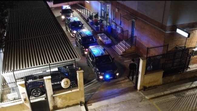 Controlli a Villabate: furto, ricettazione e droga
