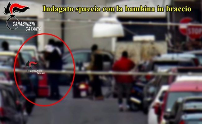 Operazione Villascabrosa, spaccio con bambini in braccio e “caffè offerti”: 14 arresti a Catania