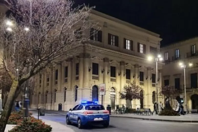 Viola i domiciliari e colpisce ancora, arrestato 40enne a Caltagirone