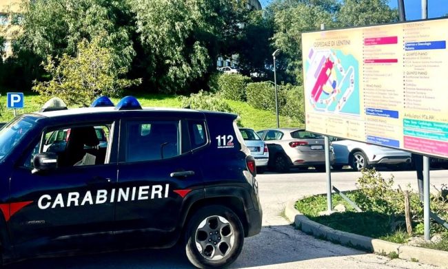 Tentano di rubare benzina dal parcheggio dell’ospedale di Lentini