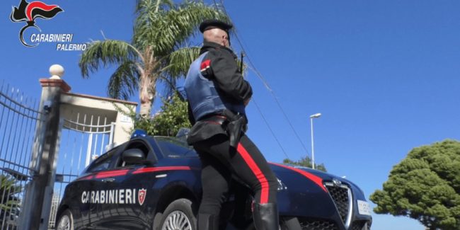 Dorme con una pistola in hotel: arrestato 29enne a Palermo