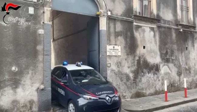 Catania, cambia casa ma dimentica di denunciare lo spostamento delle sue armi