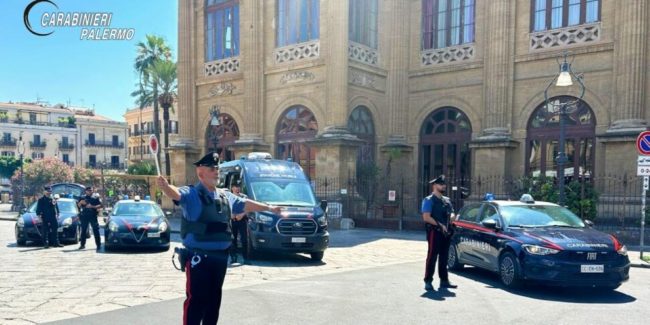 Colpi di pistola in zona Teatro Massimo: indagini in corso